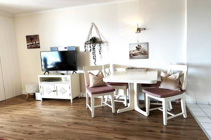 Ganze Wohnung, Helle und gemütliche Ferienwohnung direkt am Strandübergang in Westerland in Westerland, Sylt (Gemeinde)
