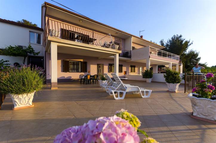 Ferienwohnung für 3 Personen, mit Balkon in Trogir