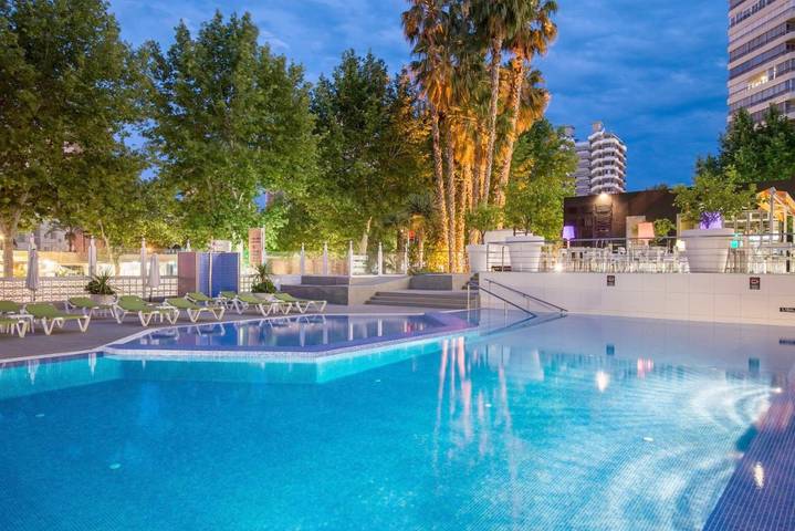 Hôtel pour 10 personnes, avec jardin ainsi que sauna et terrasse