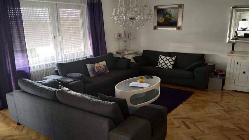 Ferienhaus für 7 Personen, mit Pool und Balkon in Zagreb