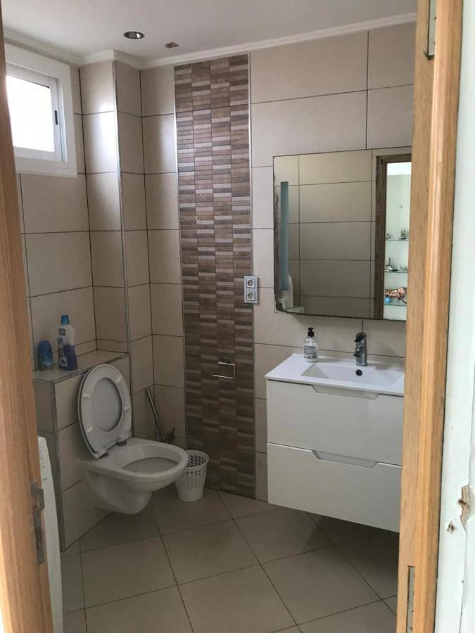 Location de vacances pour 7 personnes, avec piscine ainsi que terrasse et jacuzzi à Ras El Ma