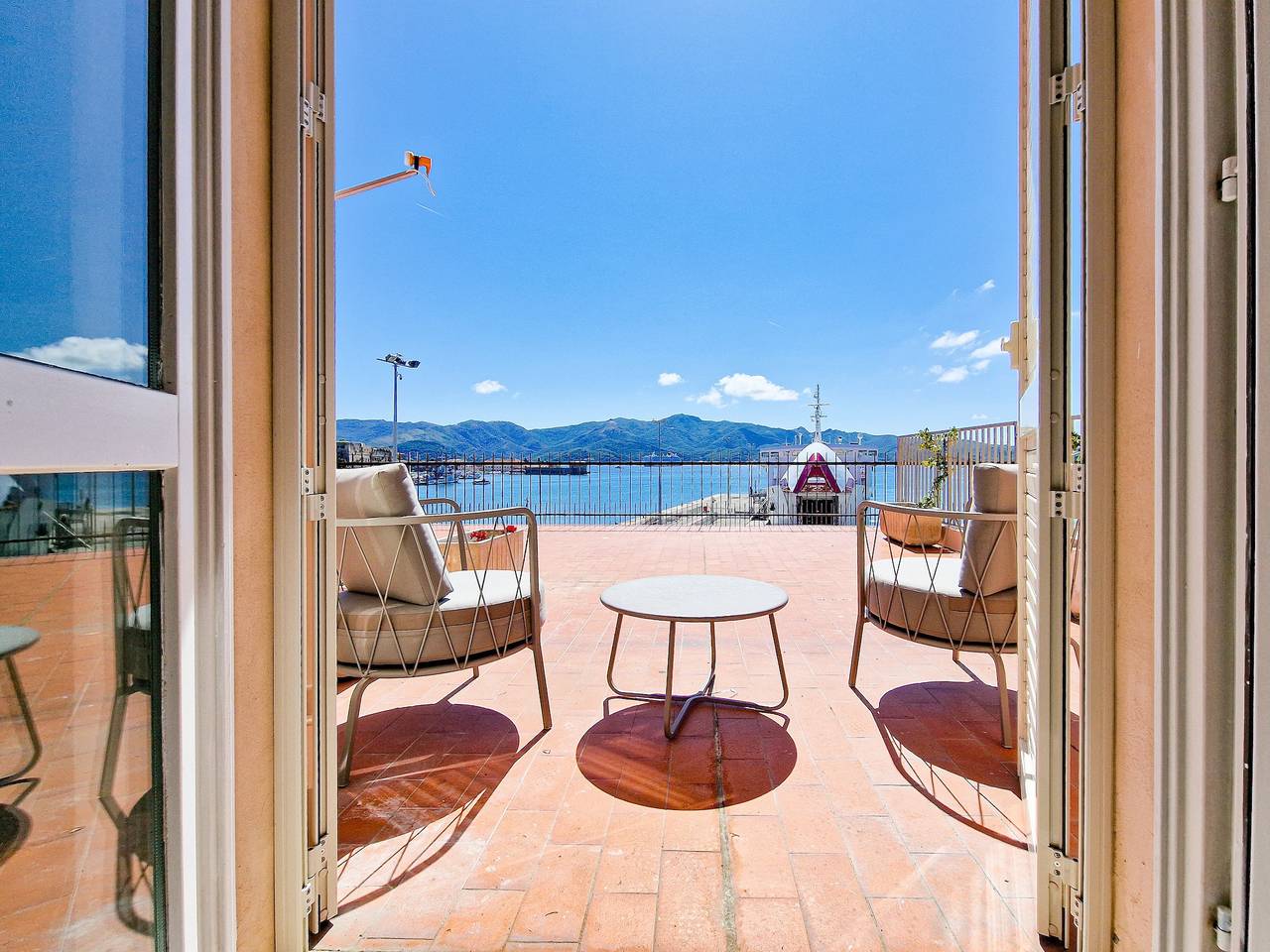 Appartement entier, Appartement 'Terrazza Sul Mare' avec vue sur la mer, Wi-Fi et climatisation in Portoferraio, Ile d'Elbe