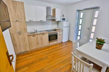 Lägenhet för 4 Personer i Sutivan, Split-Dalmatia guovlu, Bild 1