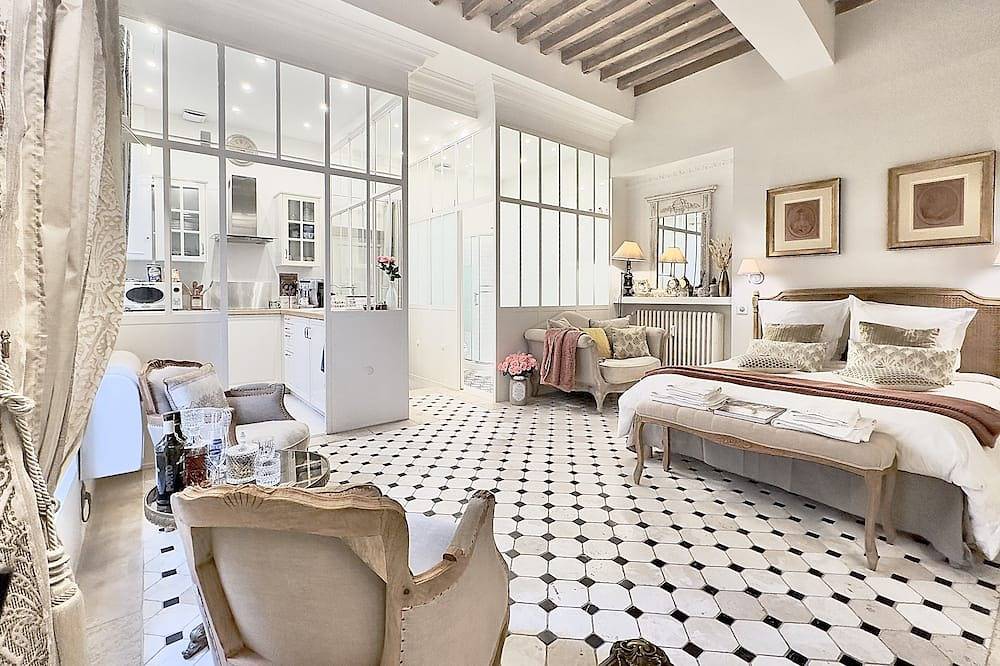 Appartement entier, Les Anges Deluxe - 5* Romantic Home - Ac - City Center - Parking - Private Tours in Avignon, Vaucluse