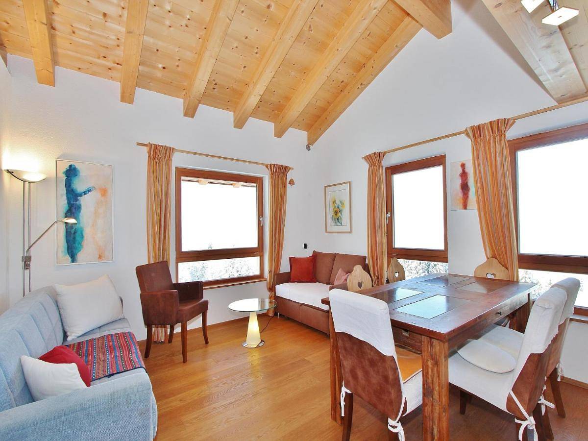 Ganze Wohnung, Chalet in St Johann by Ski Slope in Sankt Johann in Tirol, Kaisergebirge