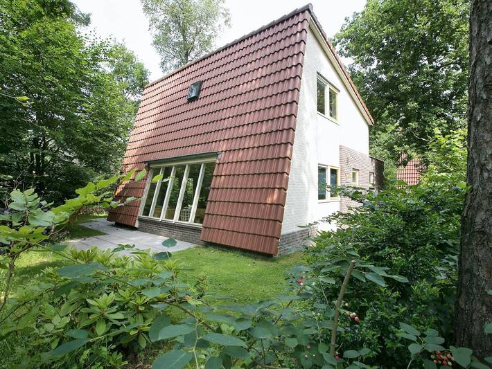 Bungalow für 7 Personen, mit Terrasse und Garten sowie Pool