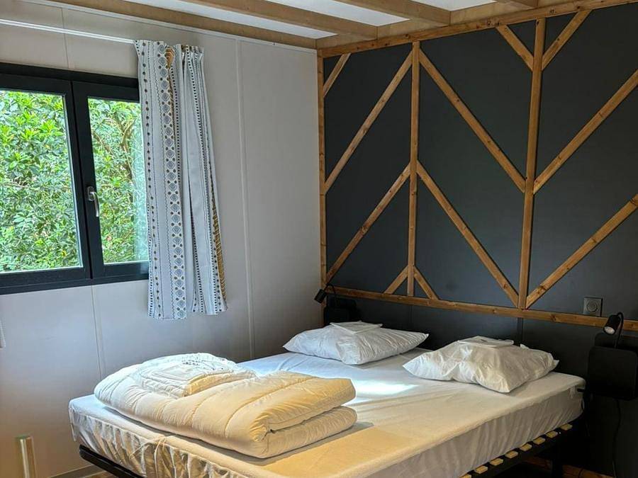 Camping Domaine de Sainte Montaine - Chalet 4 personnes - Origan Pmr - 26.5 m² - 2 chambres in Sainte-Montaine, Sologne