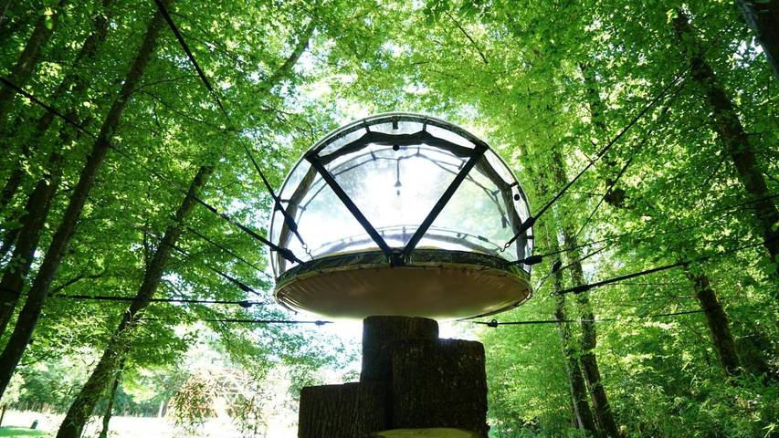 Tente pour 2 personnes, avec jacuzzi ainsi que terrasse et jardin