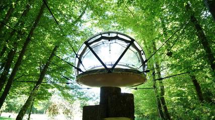 Tente pour 2 personnes, avec jacuzzi ainsi que terrasse et jardin dans l' Isère