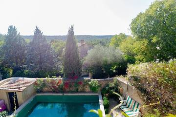 Agriturismo pour 8 personnes, avec jardin et piscine à Belvézet