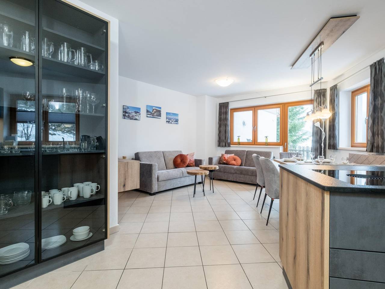 Ganze Wohnung, Schöne Wohnung am Hang mit umzäunter Garten in Hinterglemm, Saalbach-Hinterglemm
