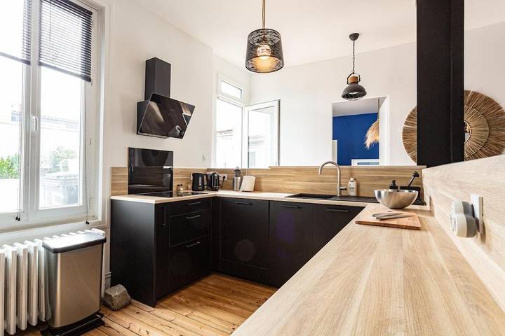 Gîte pour 8 personnes, avec terrasse dans Office De Tourisme De La Rochelle - 4