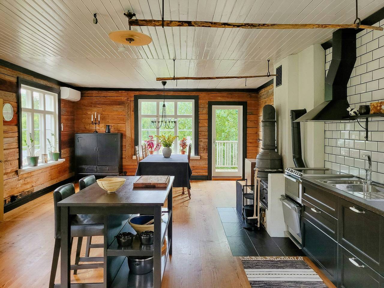 Ländliches Haus aus dem 19. Jahrhundert in der Nähe von Götlunda in Arboga, Hjälmaren