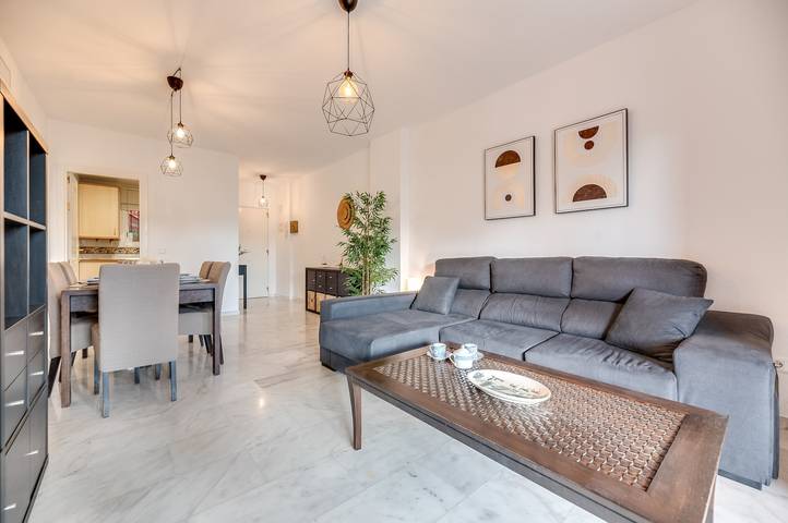 Gîte pour 4 personnes, avec bassin pour enfant et balcon ainsi que jardin et jacuzzi à Marbella - 3