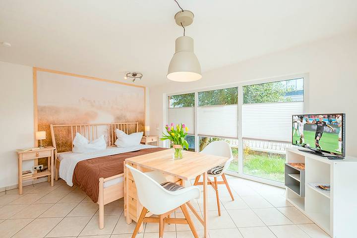 Ferienwohnung für 2 Personen, mit Terrasse und Balkon/Terrasse in Prerow - 2