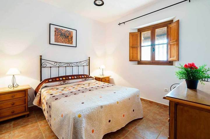 Gîte pour 7 personnes, avec balcon ainsi que piscine et jardin à Casarabonela - 2