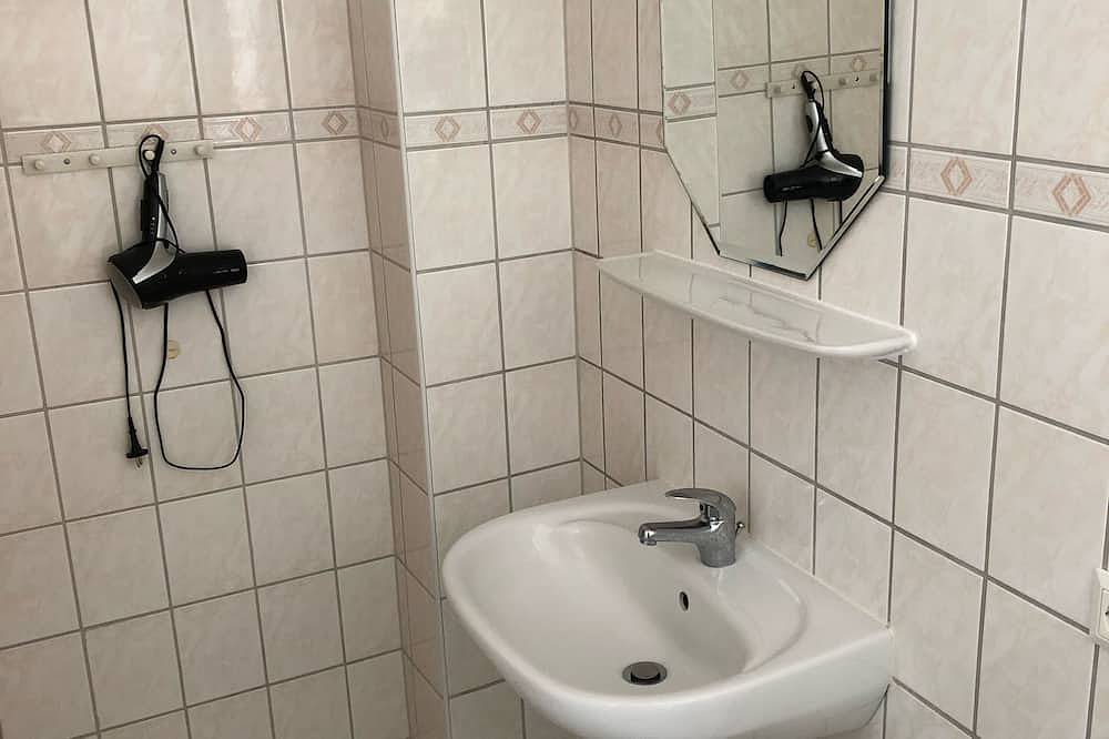 Entire apartment, Vacation apartment for 2 + 1 persons in Mirow from 38 Euro in Mirow, Mecklenburg-Strelitz