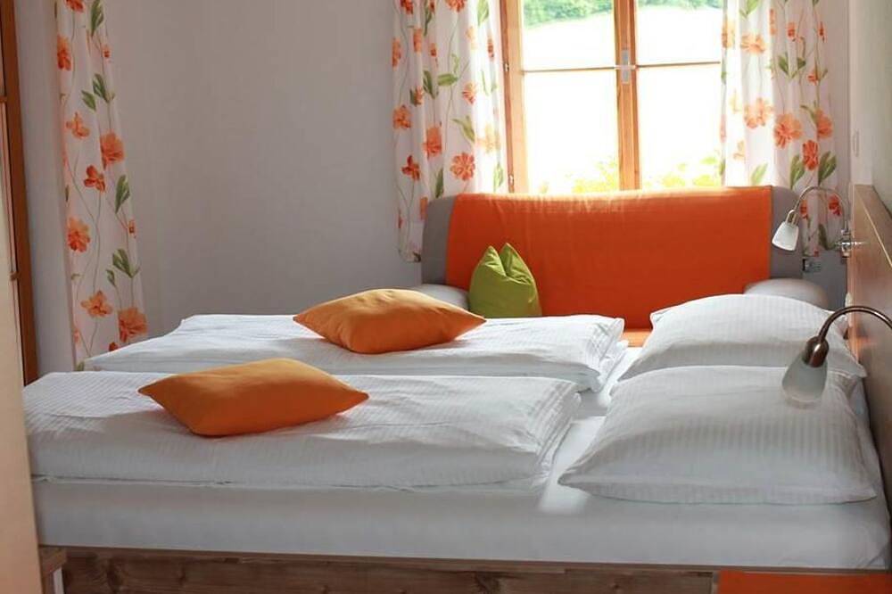 Ferienwohnung Wiesenblick - Schmiedbauernhof in Fuschl am See, Bezirk Salzburg-Umgebung
