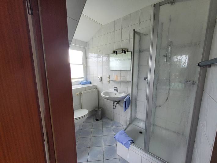 Zimmer 'Zum Elbblick – Doppelzimmer/Terrasse Nr. 5' mit Terrasse & Wlan in Otterndorf, Cuxland
