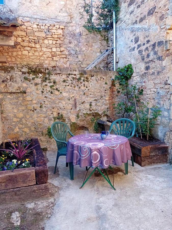 Maison de la Ruelle dans la Bastide de Domme Périgord Vallée de la Dordogne in Domme, Périgord Noir