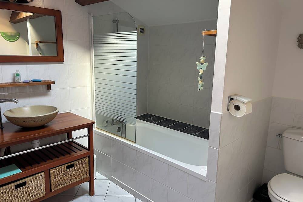 Les Trémières in Le Thou, Région de Rochefort