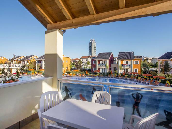 Ferienwohnung für 8 Personen, mit Kinderpool und Balkon sowie Garten in Lido di Jesolo - 2
