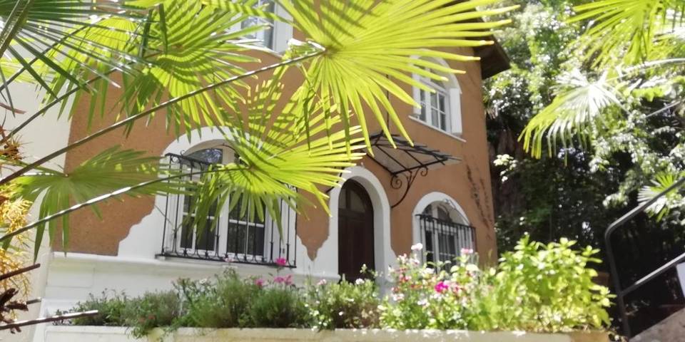 Location de vacances pour 6 personnes, avec Terrasse ainsi que Jardin et Vue à Duras
