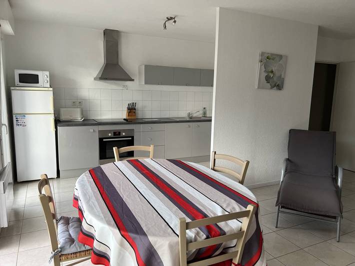 Appartement entier, T2 bis lumineux avec terrasse, Cambo-les-Bains in Cambo-les-Bains, Région de Bayonne