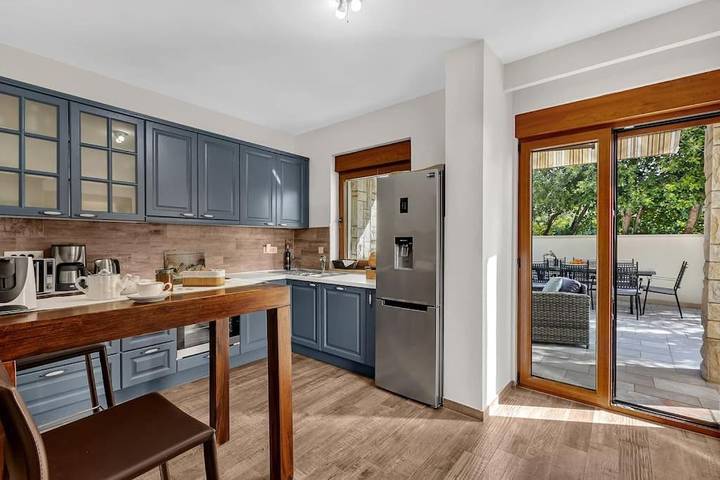 Villa pour 6 personnes à Promajna - 2
