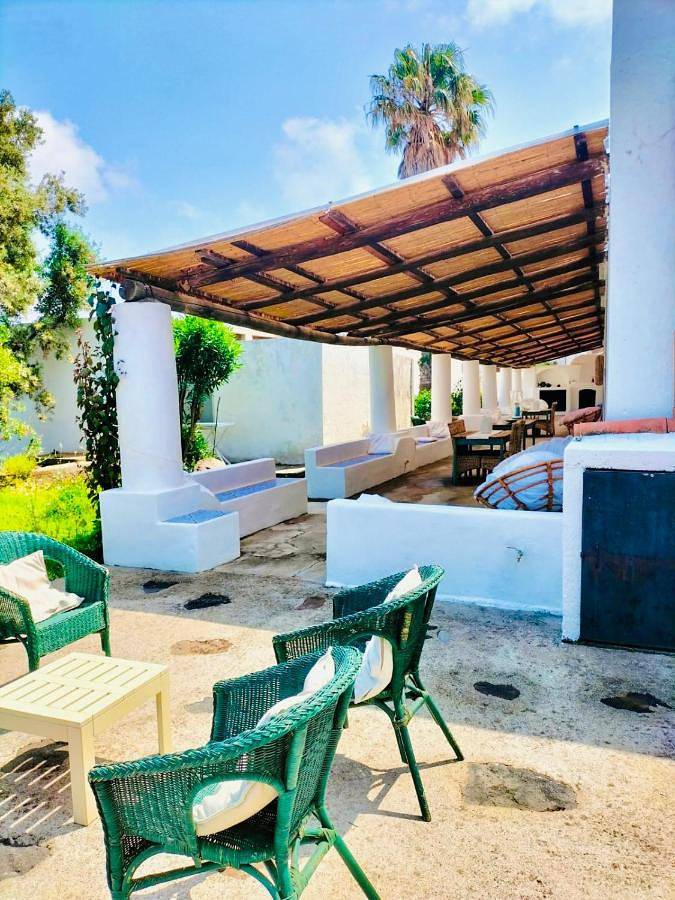 Appartamento per 2 persone, con terrazza e giardino a Filicudi