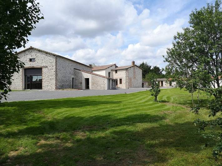 Chambre d’hôte pour 2 personnes, avec piscine et jardin dans Maine-et-Loire
