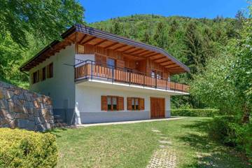 Gîte pour 6 personnes, avec balcon et jardin à Faver