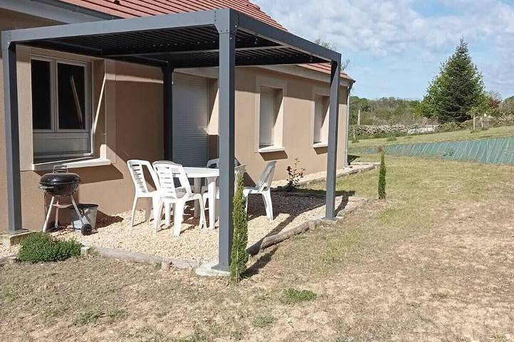 Gîte pour 6 personnes, avec terrasse et jardin à Villentrois