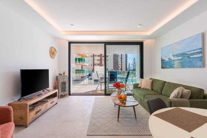 Geheel appartement, Jade Tower | 2-Bedroom Coastal Luxury Apartment in Fuengirola in Playa del Castillo (Fuengirola), Fuengirola