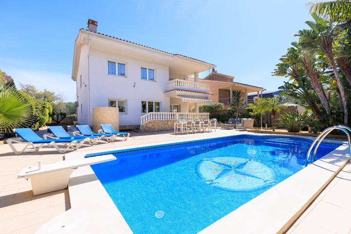 Chalet para 12 personas, con terraza y jardín - 1