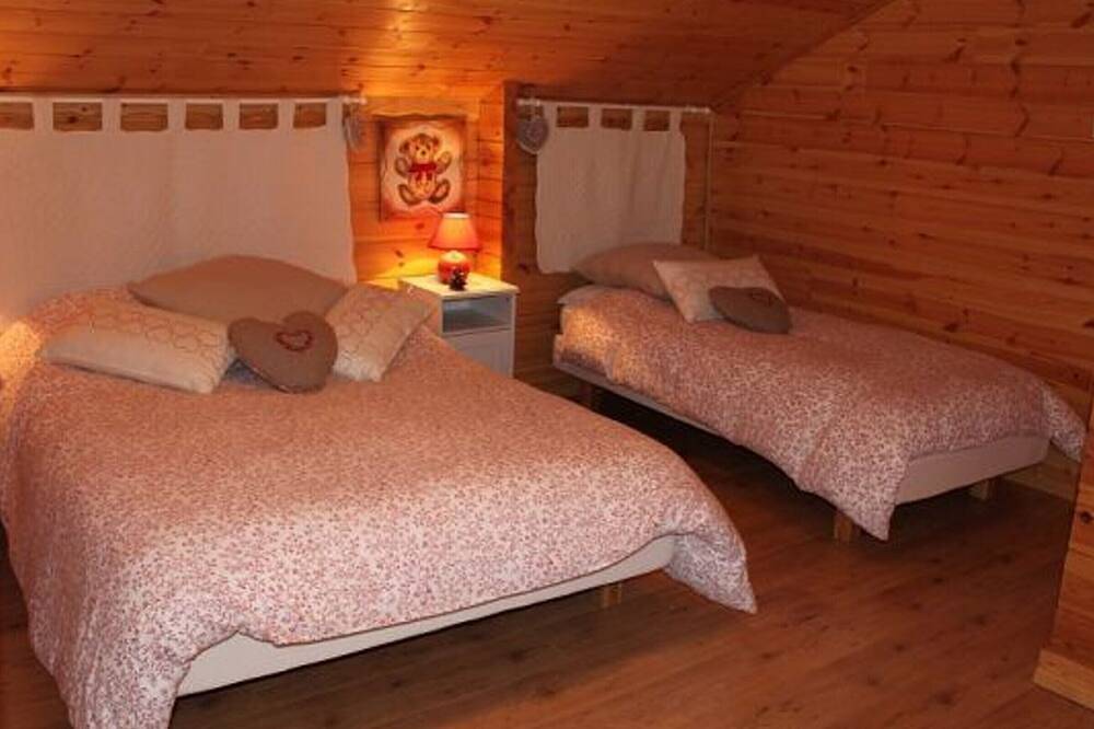 Chalet chaleureux avec sauna, terrain, terrasse et babyfoot à Saint-Nabord in Saint-Nabord, Région d'Épinal