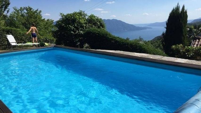 Ferienhaus für 4 Personen, mit Terrasse und Seeblick sowie Garten und Ausblick in Trarego Viggiona