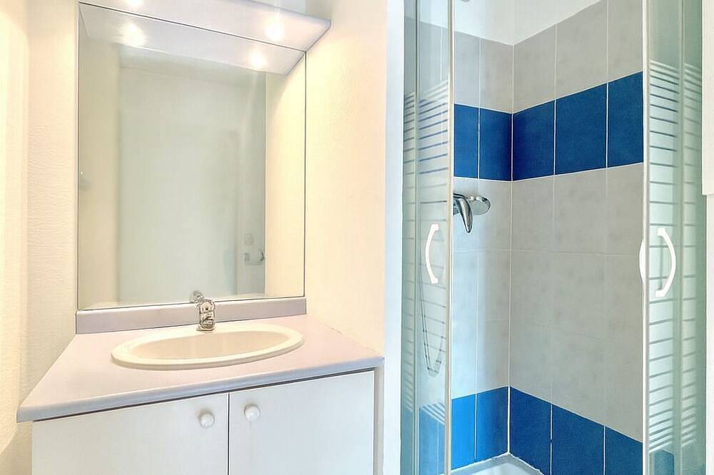 Apartamento entero, Le Soleil du Mas, 2 guests, Pool in Calvisson in Calvisson, Region de Nimes