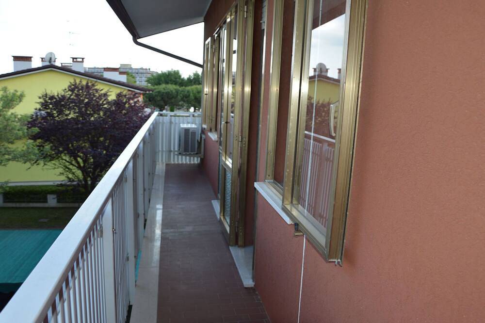 Entire apartment, Spacious seaside flat in Caorle in Caorle, Venice Province