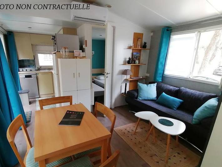 Camping Résidentiel La Pinède - Mobilhome 4 personnes - Grand Large Confort -2 chambres 30m²- *Clim, terrasse, Tv* in Castelnau-de-Guers, Côte méditerranéenne (France)