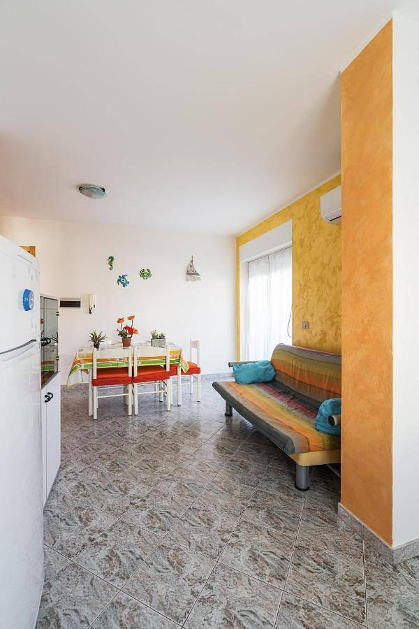 Gîte pour 6 personnes, avec terrasse à Bosa Marina - 2