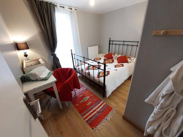 Maison d’hôte pour 2 personnes, avec jardin ainsi que vue et terrasse, animaux acceptés à Les Ulis