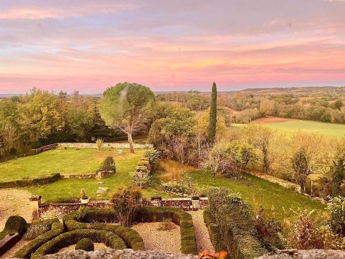 Location de vacances pour 2 personnes, avec terrasse ainsi que vue et jardin, animaux acceptés à Lautrec - 2