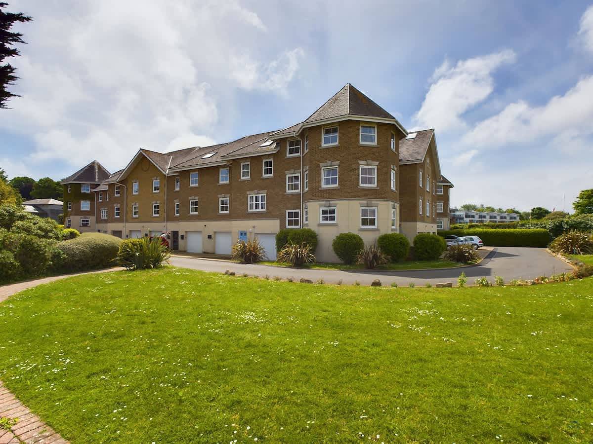 Solent Landing Beachfront Escape in Bembridge, Isle of Wight