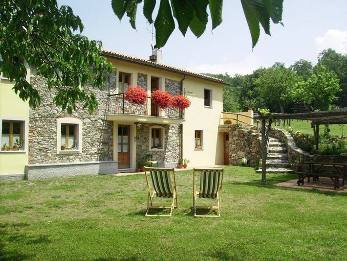 B&b voor 2 personen, with Balkon and Terras as well as Tuin and Uitzicht in Fosdinovo
