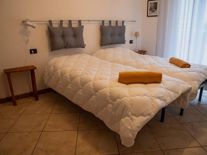 Appartement entier, Appartement de vacances pour 4 personnes avec terrasse in Arona (Lago Maggiore), Commune de Arona