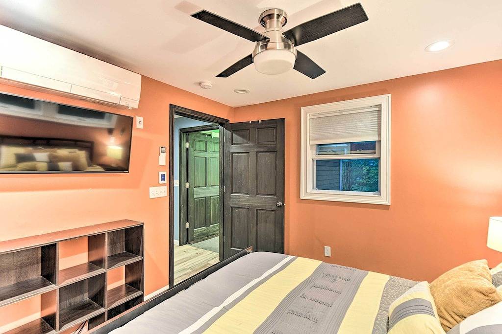 Waterfront Ashland Home ~ 2 Mi to Downtown! in Ashland (NH), Squam Lake