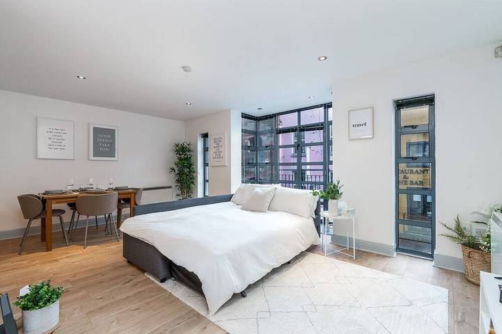 Entire apartment, Modern Apartment in the Heart of Temple Bar area, Dublin city center in Dublin, County Dublin