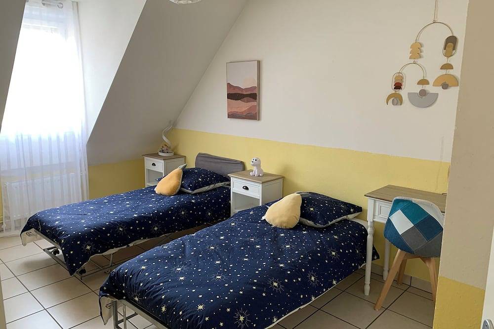 Pleasant house, pool access in summer season. in Blois, Blois region