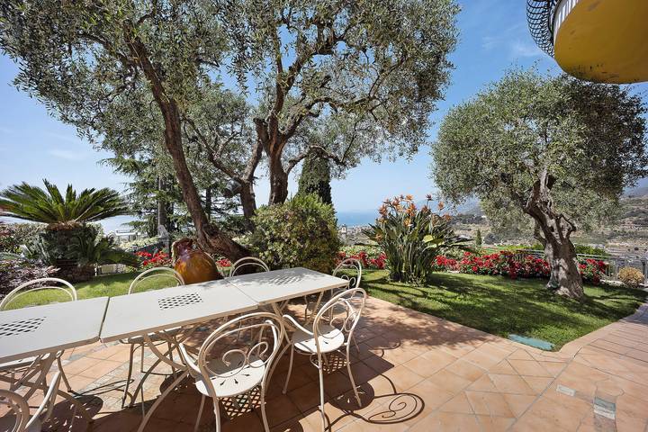 Ferienhaus für 12 Personen, mit Whirlpool und Garten in Bordighera - 4